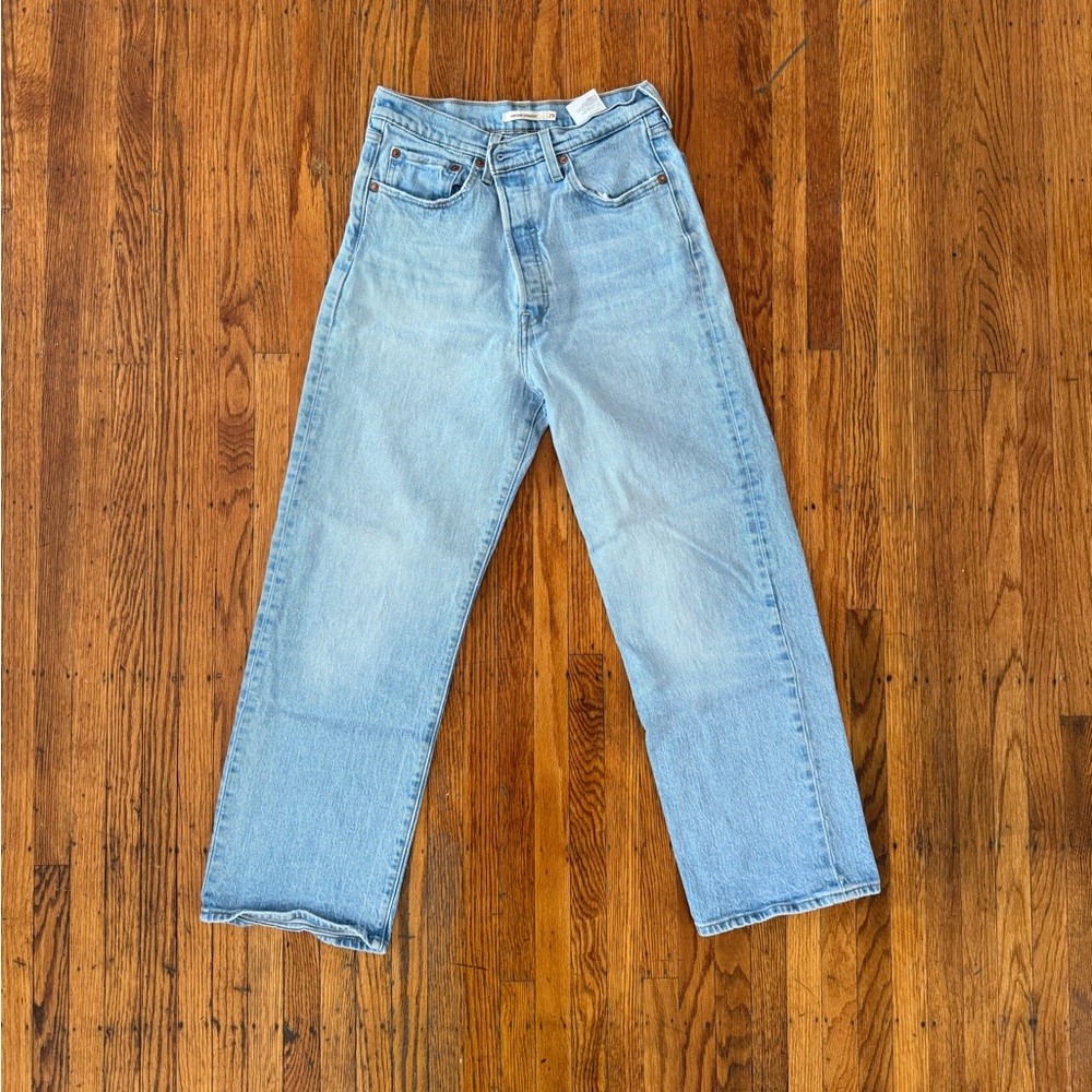 Levis Ribcage Straight Size 29 Button Fly